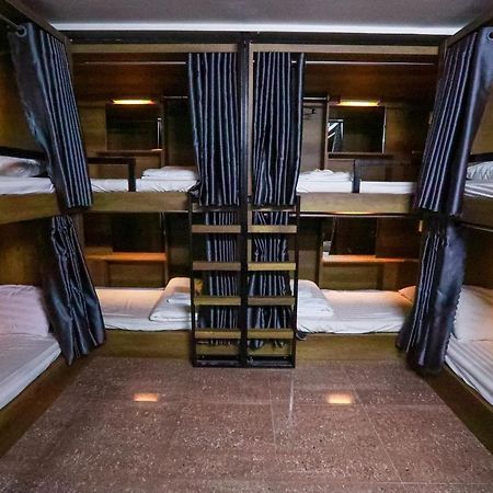 Bui Vien Street Hostel ホーチミン市 エクステリア 写真
