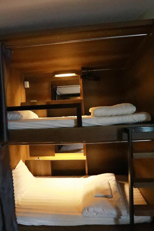 Bui Vien Street Hostel ホーチミン市 エクステリア 写真