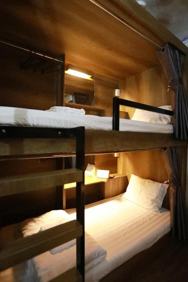 Bui Vien Street Hostel ホーチミン市 エクステリア 写真